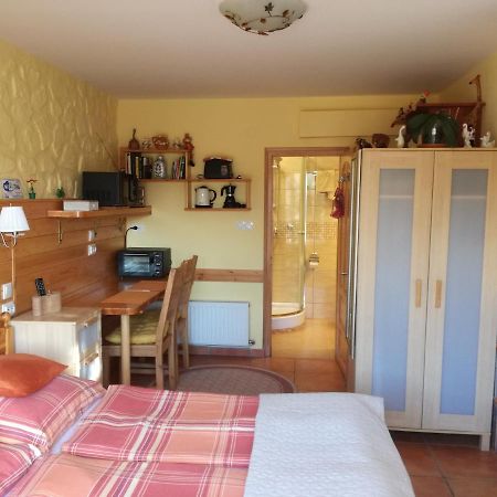 Virág Apartmanház Sopron Esterno foto