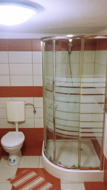 Virág Apartmanház Sopron Esterno foto