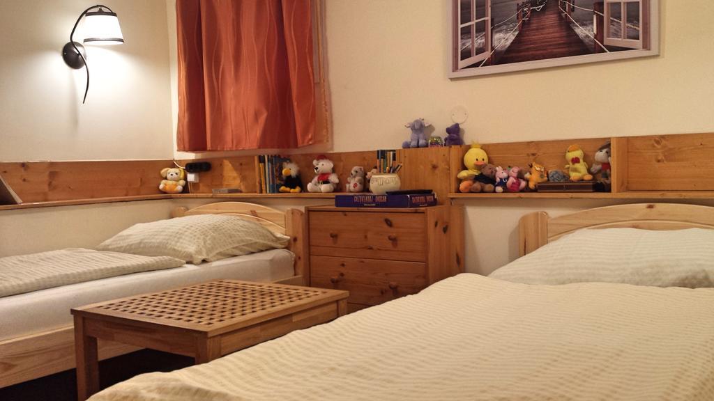 Virág Apartmanház Sopron Esterno foto