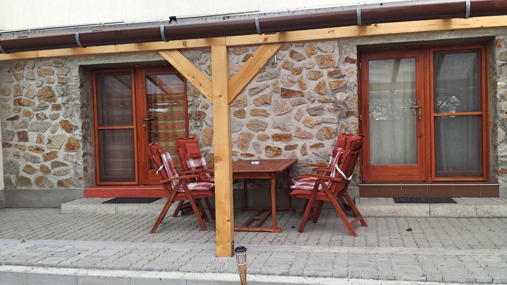 Virág Apartmanház Sopron Esterno foto