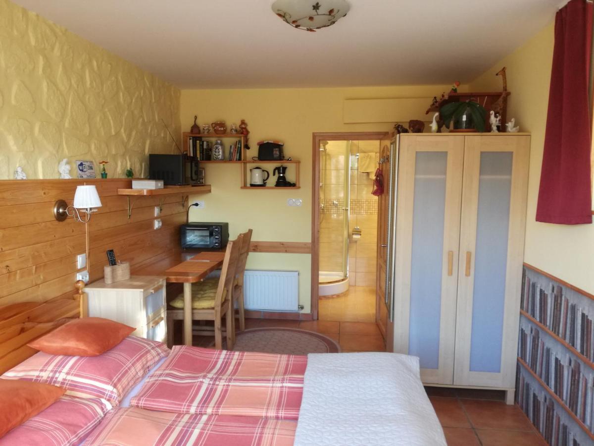 Virág Apartmanház Sopron Esterno foto