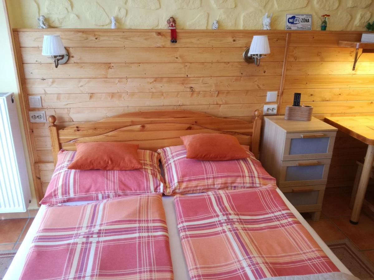 Virág Apartmanház Sopron Esterno foto