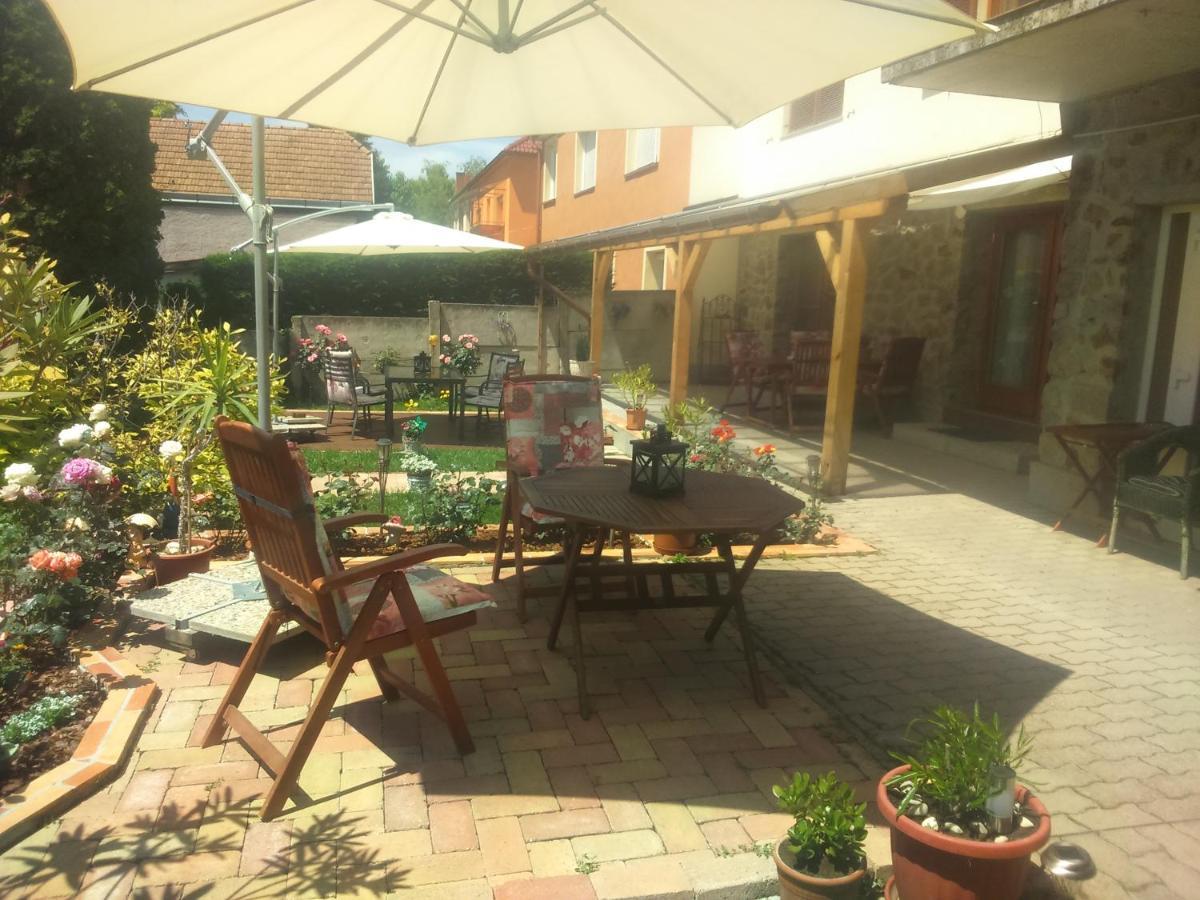 Virág Apartmanház Sopron Esterno foto